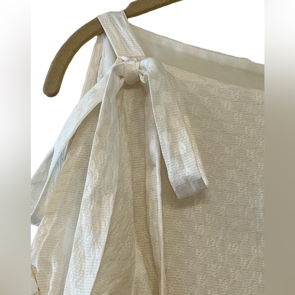 Club Monaco Open Shoulder Long Sleeve Blouse - Picture 3 of 10